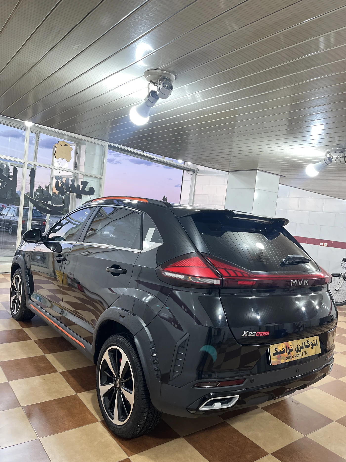 ام وی ام x33 کراس اتومات - سمت چپ