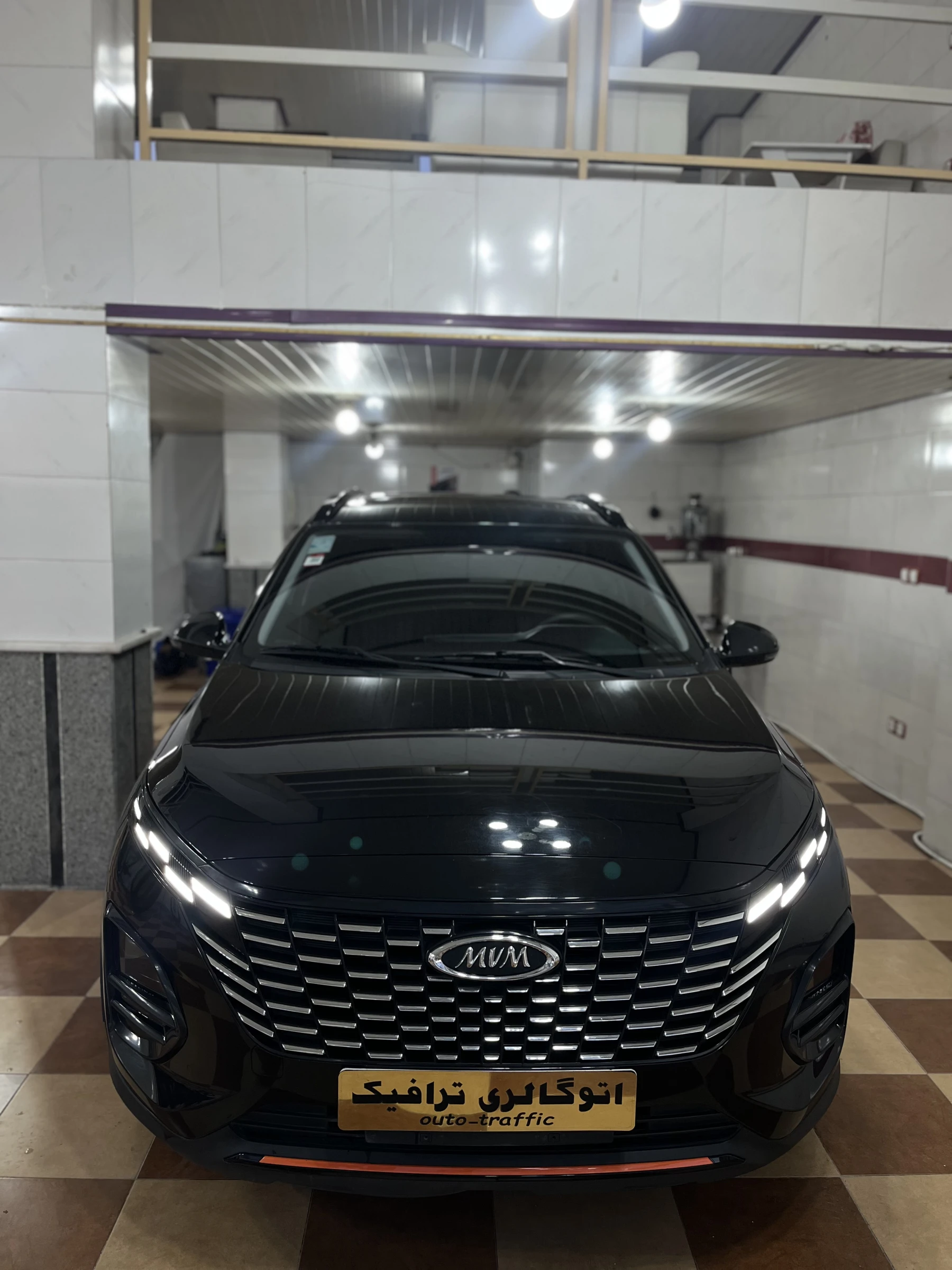 ام وی ام x33 کراس اتومات - جلو