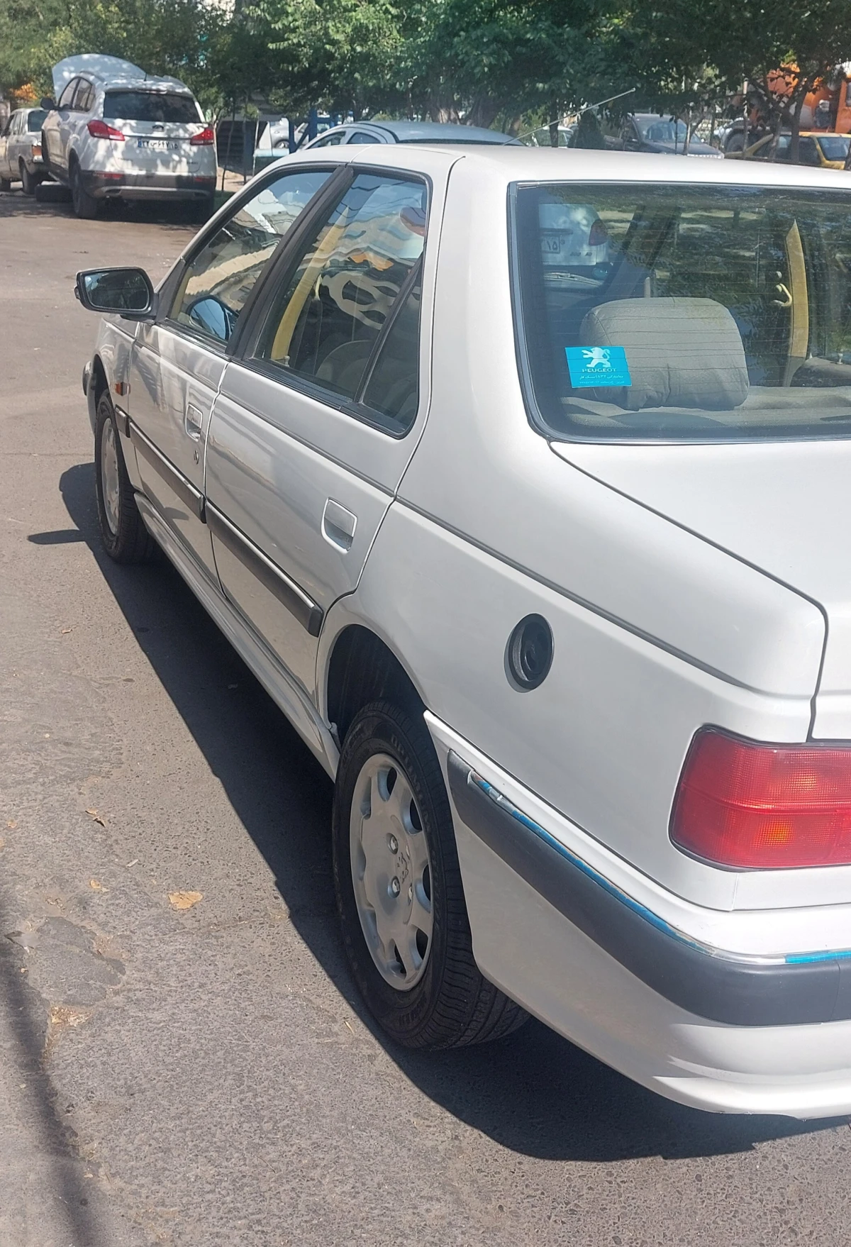 پژوپارس 93دوگانه سوز کارخانه بی رنگ - سمت چپ