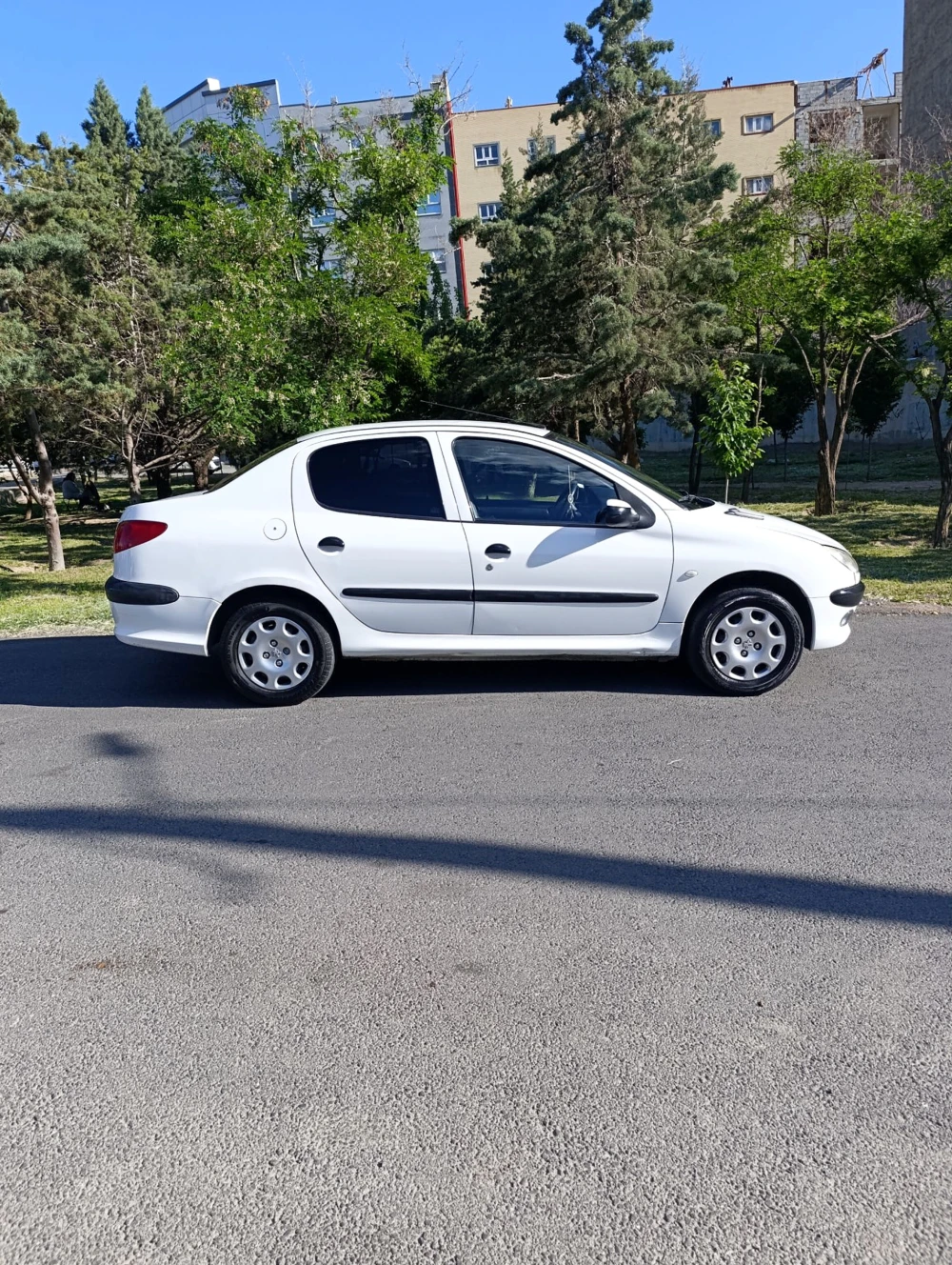 پژو 206 SD مدل 1395 V8 - سمت چپ