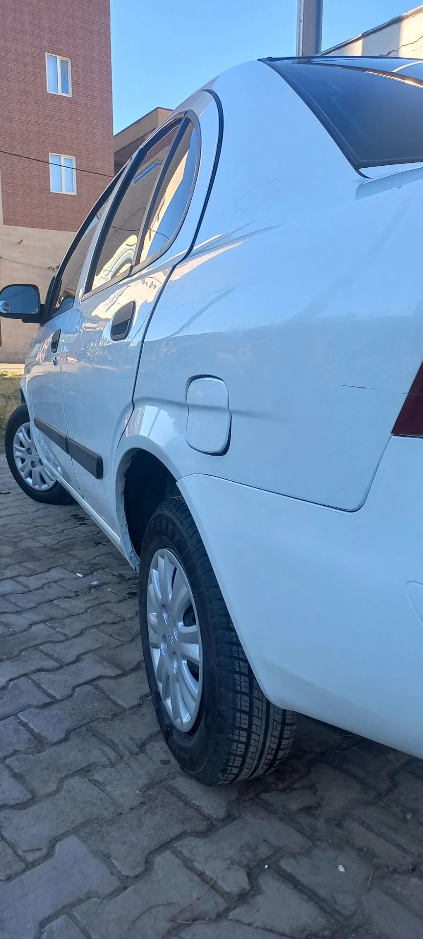 تیبا در حد بی رنگ - سمت چپ
