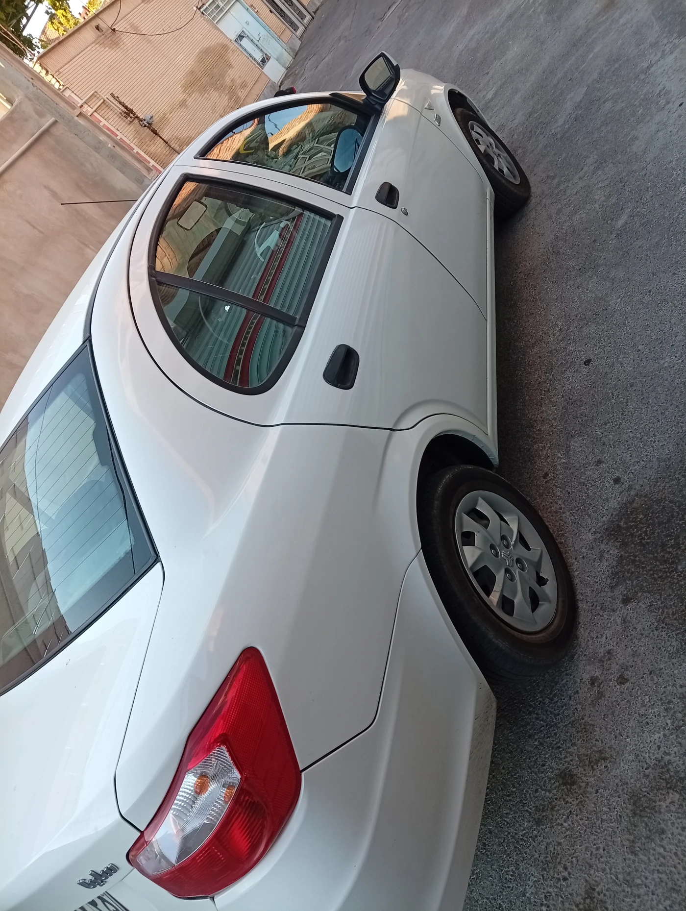 ساینا S دوگانه کارخانه مدل 1402 - سمت چپ